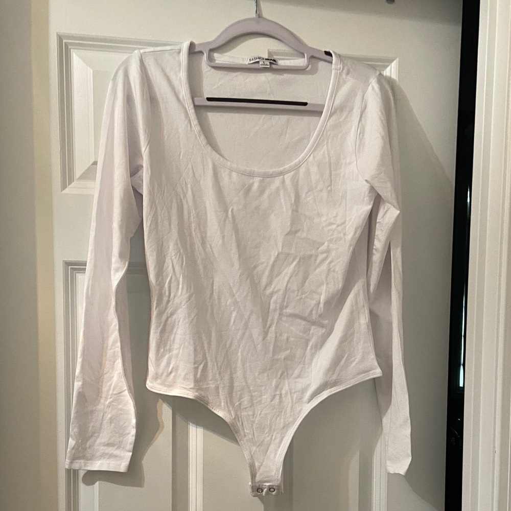 🧡 Women’s Fashion Nova long sleeve white bodysuit